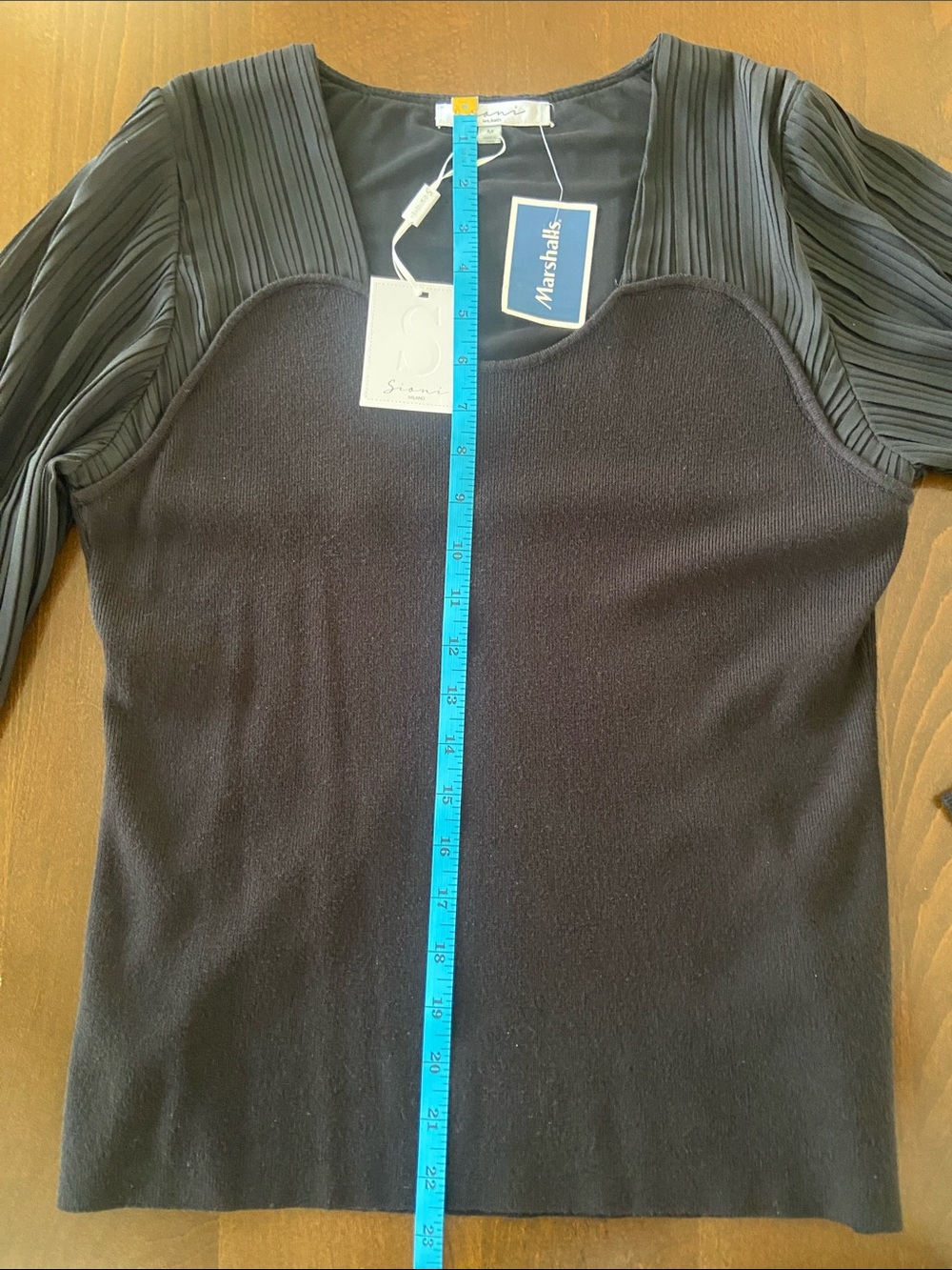 Sioni Milano Black Sweater with sweetheart neckline, long Pleated-Sleeves. Sz M - Picture 13 of 15